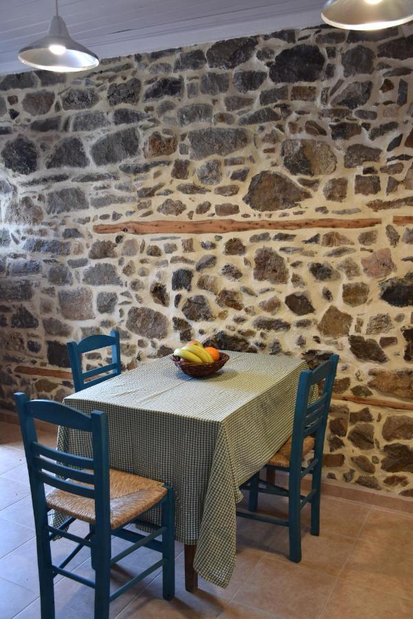 The Apricot Tree Studio Samothraki Bagian luar foto