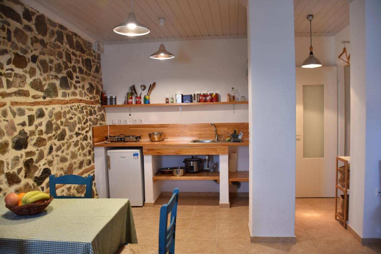 The Apricot Tree Studio Samothraki Bagian luar foto